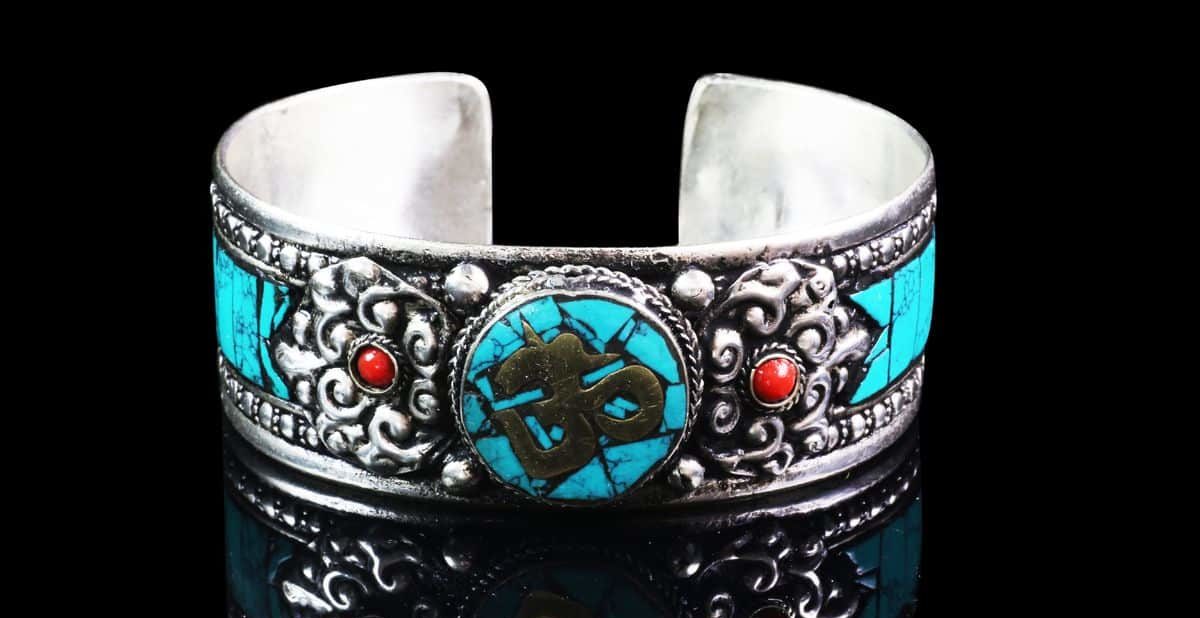 Om Aum Bracelet tibétain Turquoise Mes Indes Galantes Bouddhisme Hindouisme