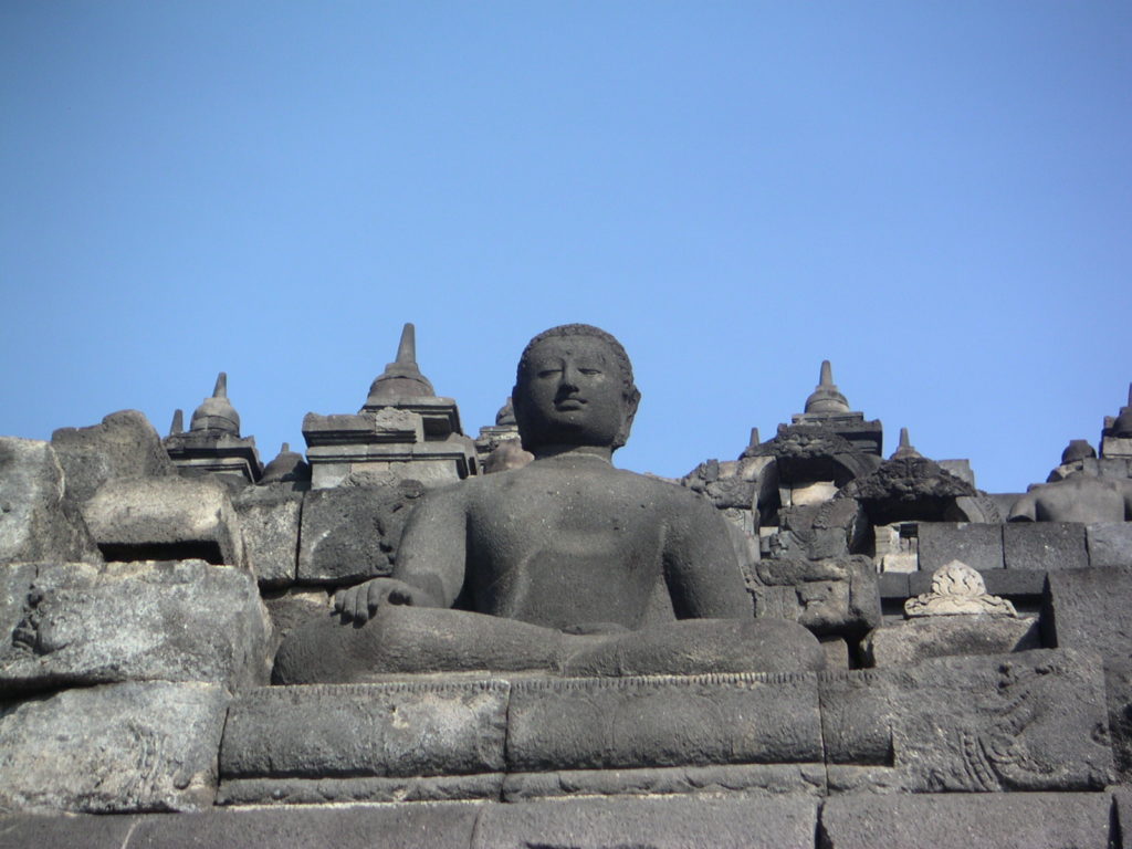 Bouddha indonésien Indonésie Bouddhisme Mes Indes Galantes Blog Borobudur