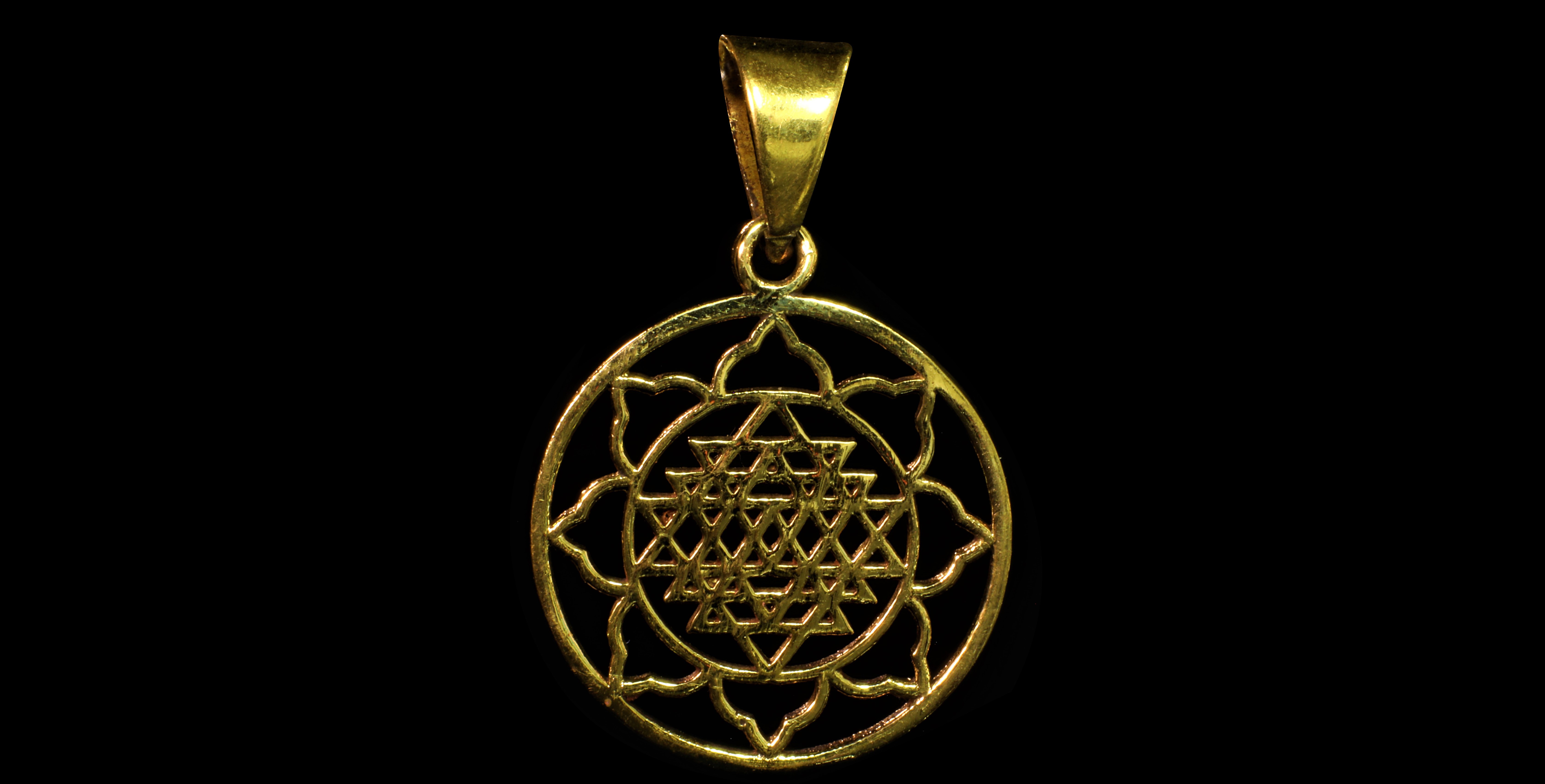 pendentifs roue neuf triangle  yoga paris mes indes galantes